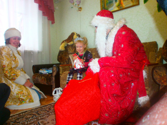 В Івано-Франківську у школах та садочках хочуть відмінити Діда Мороза та Снігуроньку