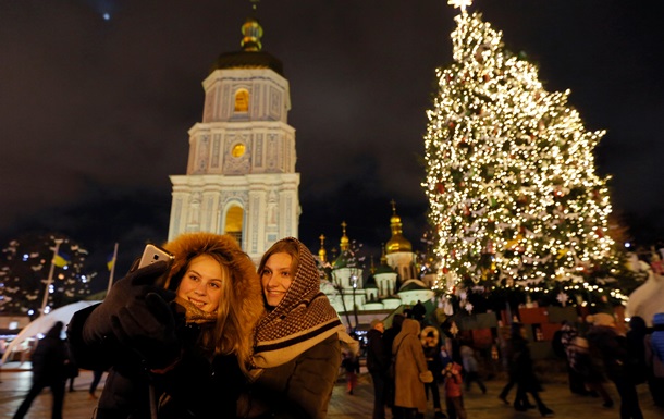 Головна новорічна ялинка України вирушає з Прикарпаття до Києва
