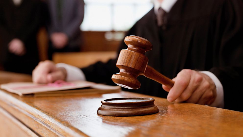 На Прикарпатті суд визнав колишнього голову сільради корупціонером за невчасне подання декларації
