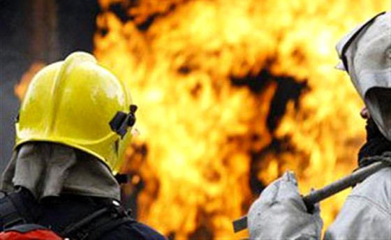 В Івано-Франківську рятувальники евакуювали із палаючої квартири шестеро людей, серед них троє дітей