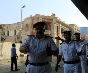 У Каїрі внаслідок нападу вбито вісім поліцейських