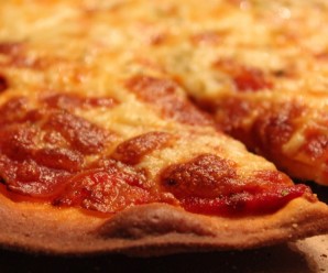 В Італії суд дозволив чоловікові виплачувати аліменти піцою