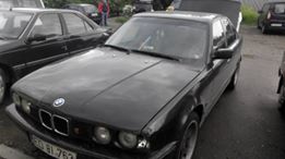 Казус на Прикарпатті: Власник BMW їздив з колорадською стрічкою, бо “так купив”