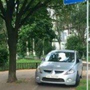 У Києві водій мінівену став переможцем конкурсу “Паркуюсь, як мудак”