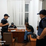 Патрульна поліція Івано-Франківська склала адмінпротокол на чоловіка, який викликав поліцію, але так і не зміг пояснити навіщо