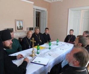 Коломийська єпархія УПЦ Київського патріархату офіційно підтвердила перехід 11 парафій УАПЦ