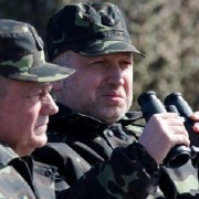 Що буде, якщо в Україні введуть воєнний стан, – огляд преси