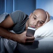 7 речей, які не можна робити перед сном (фото)