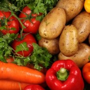На українських ринках – обвал цін на овочі