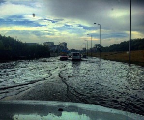 В Івано-Франківську за день випала місячна норма опадів (фото)