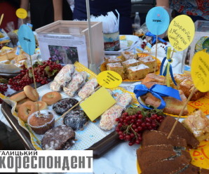 В Івано-Франківську провели черговий благодійний ярмарок випічки “Здорові діти – наші квіти. Квіти вільної країни”