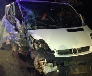 У Коломиї учасник АТО вчинив ДТП: Автівка врізалася в дерево (фото)