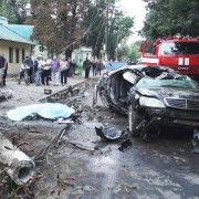 Смертельна аварія у Коломиї: автомобіль на великій швидкості трощив все на шляху (відео)