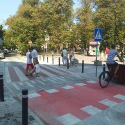 В центрі Івано-Франківська з’явилися нові підняті пішохідні переходи (фото)