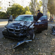 У Миколаєві BMW вбив на дорозі чотирьох комунальників (ФОТО)