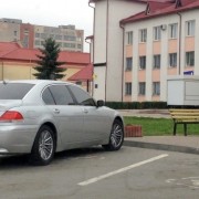 На Прикарпатті упіймали «мажора», який ганяв на крутому “BMW” із фальшивими поліцейськими номерами (відео)
