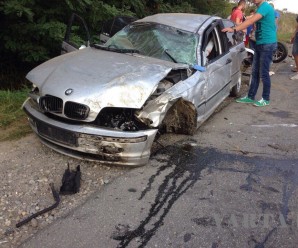 На Прикарпатті трапилася ДТП, у якій “BMW” фактично розірвало на шматки (фоторепортаж)