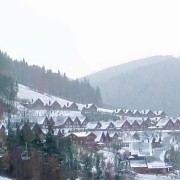 Зимова казка в жовтні: Буковель рясно засипало снігом (фото)