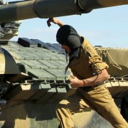 Бойовики підігнали танки, БТР і “Гради” під Широкине
