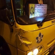 У Києві маршрутка перевернула авто: водій Kia звинуватив рятівників у крадіжці