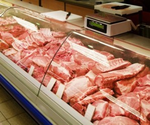 Курятина та свинина по одній ціні: в Україні зрівнялися ціни на м’ясо