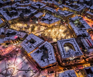Франківський фотограф показав казкові панорами засніженого нічного міста (ФОТО)