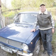 Гуцул Микола Ребенчук їздить на авто вже 62 роки (фотофакт)
