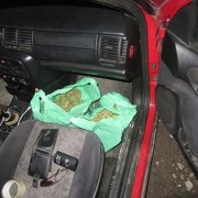 Мешканець Тлумача перевозив в автомобілі кілограм марихуани (фото)