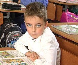 На Коломийщині діти чекають 13 років, щоб добудували школу та навчаються в сільраді (відео)