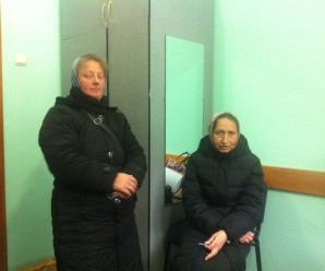 На Франківщині затримали двох жінок, які прийшли в міськраду збирати гроші на неіснуючу церкву (фото)