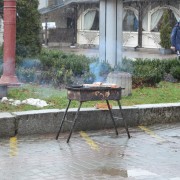 Іванофранківці просять мерію заборонити смажити шашлики в центрі міста