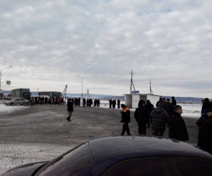 Активісти перекрили дорогу між Надвірною та Івано-Франківськом (ФОТО)
