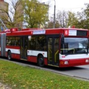 У Франківську кондуктор тролейбуса криком вимагала школярок оплатити проїзд