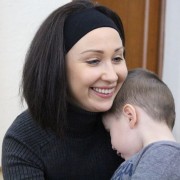 Молодій мамі з Івано-Франківська, яка працює в патрульній поліції, потрібна допомога (реквізити)