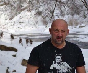 Голяком у крижаній воді: як відомий блогер та гонщик Мочанов у Яремче відпочивав (фото)
