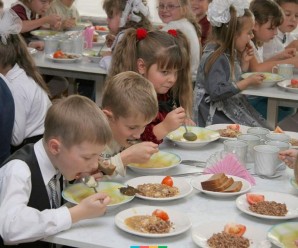 Безплатного харчування у школах міста Івано-Франківська не буде