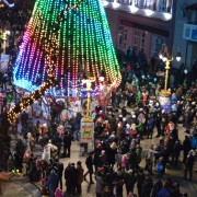 Як сардини в банці. Тисячі іванофранківців заполонили головну площу міста, святкуючи Новий рік (фото)