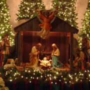 “Христос народився!”: різдвяні послання від священнослужителів прикарпатським вірянам
