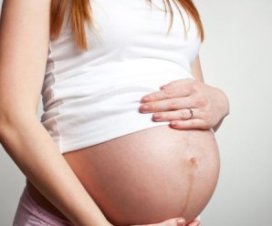 Цікаво! Що означає вертикальна смужка на животі під час вагітності. Коли вона зникає?