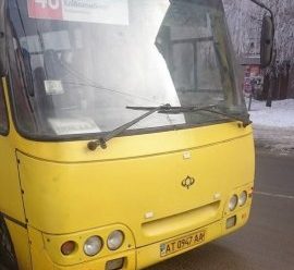 В Івано-Франківську водій маршруту №48 змусив вагітну жінку бігти за автобусом