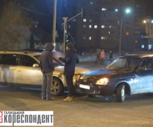 Чергова ДТП у Франківську: на “Позитроні” не розминулися дві автівки