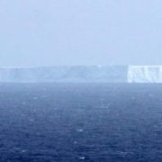 Від Антарктиди відколовся айсберг розміром з місто