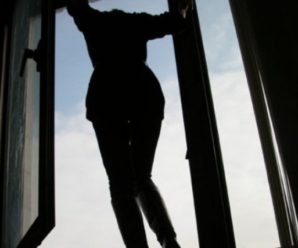 15-річна героїня відомого проекту вистрибнула з балкону