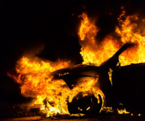 В Івано-Франківську спалили автомобіль екс-голови облради