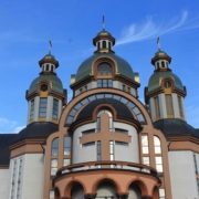 Франківці найбільше в Україні підтримують церкву