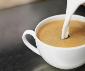 Медики розповіли про несподіваний ефект кави з молоком