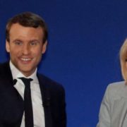 Історія кохання наймолодшого кандидата у президенти Франції заполонила перші шпальти (відео)