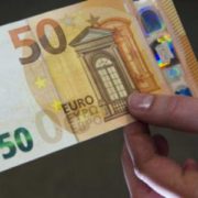 Готівкові курси валют 19 квітня: євро різко подорожчав