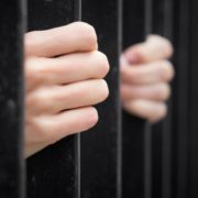 За сексуальні знущання над донькою та доведенні її до самогубства прикарпатець може сісти за ґрати на 15 років