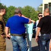 Головний сепаратист Луганська лякав жителів міста зброєю